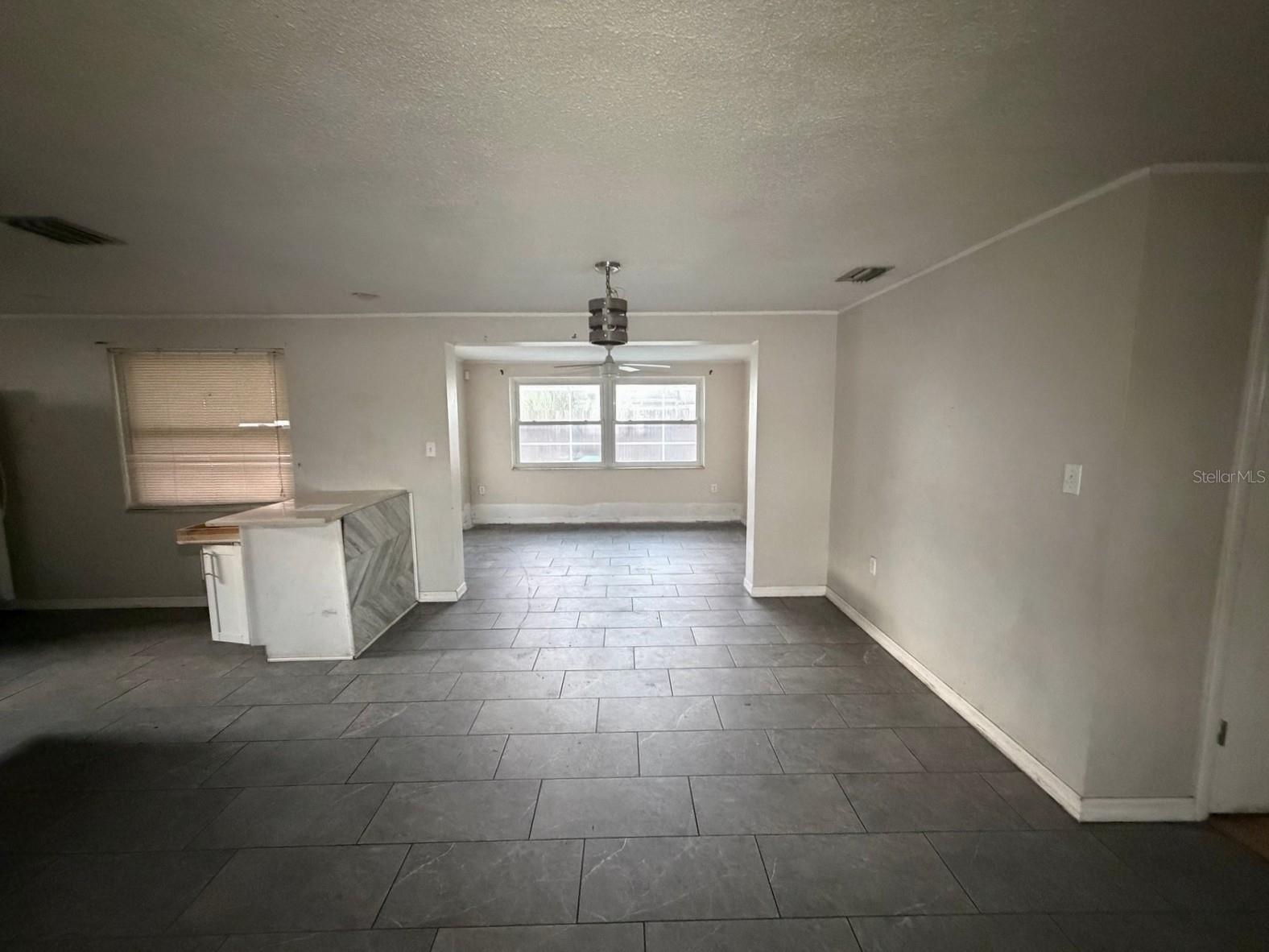 3221 Roxbury Dr Property Photo 7
