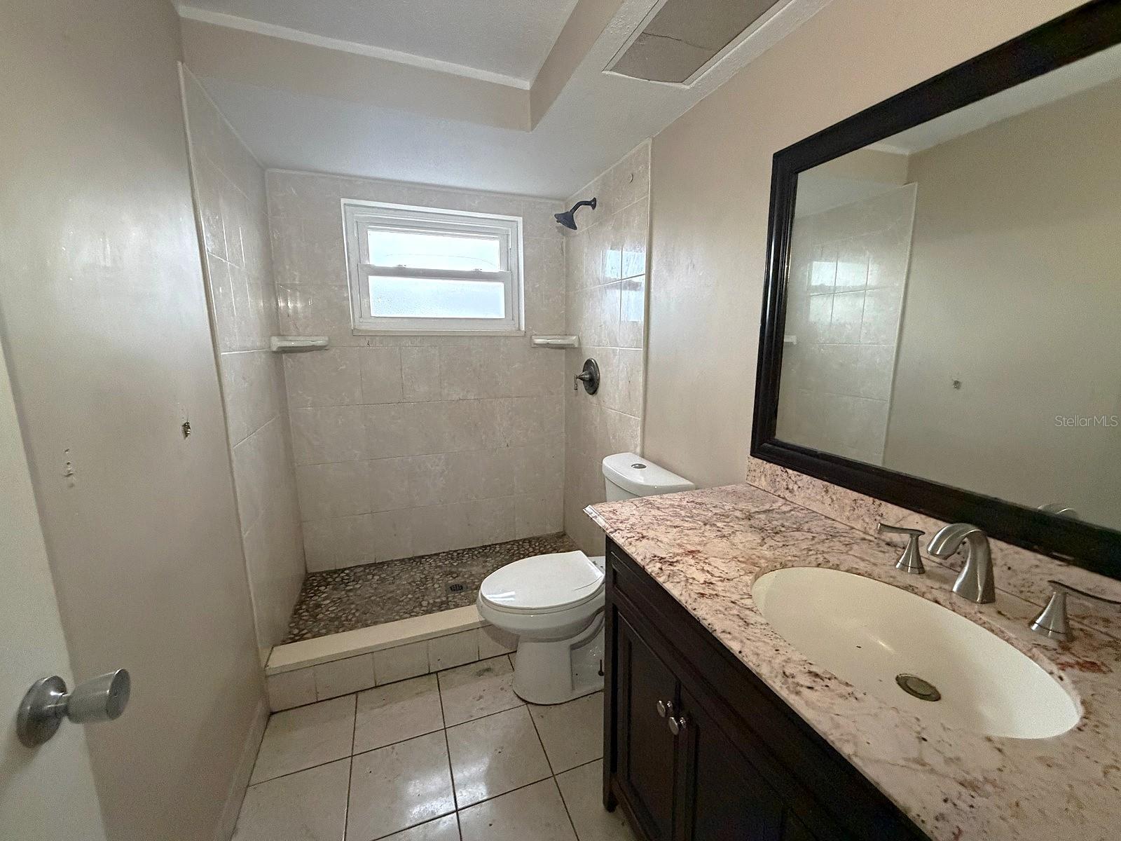 3221 Roxbury Dr Property Photo 9