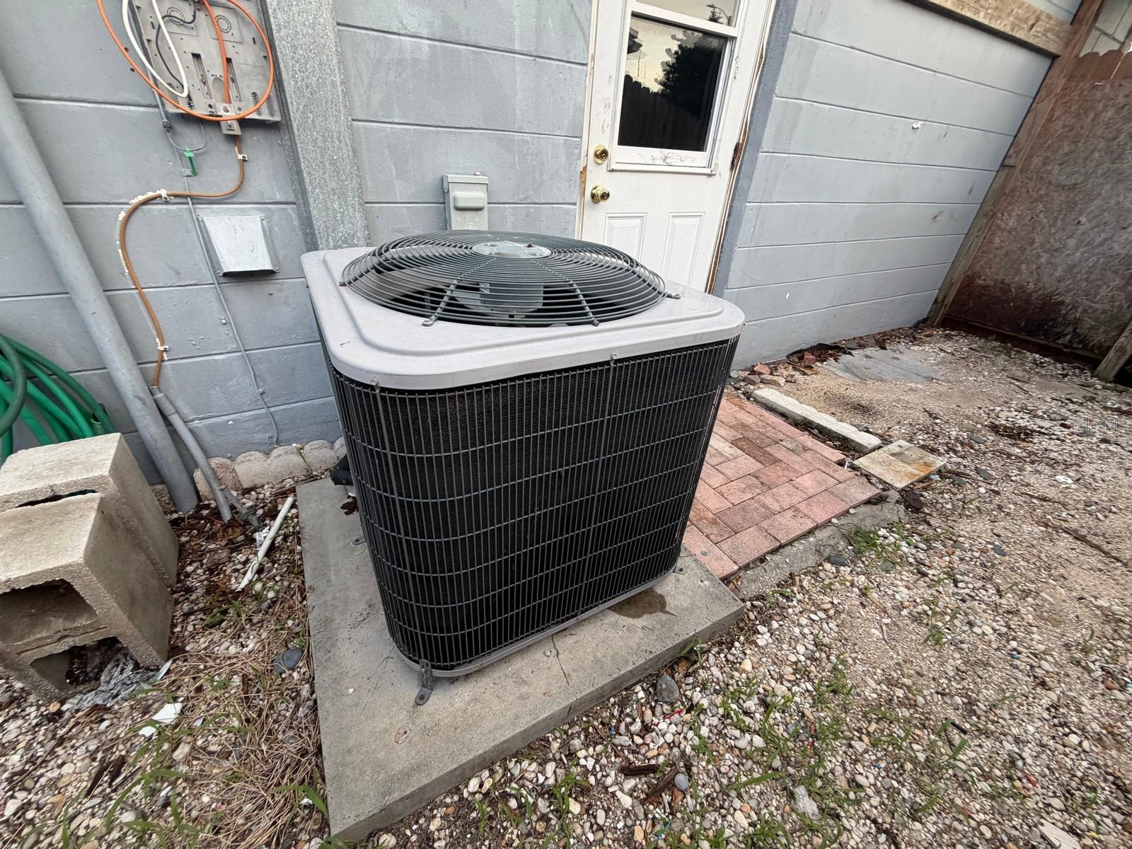 3221 Roxbury Dr Property Photo 23