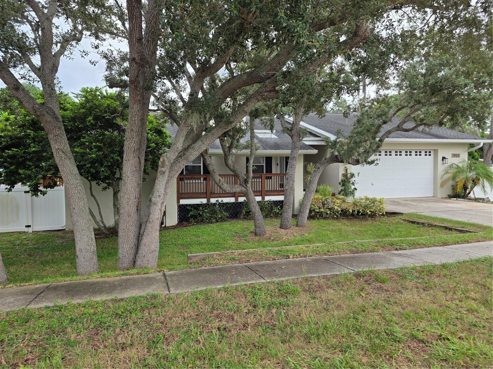 1033 ROSETREE LN