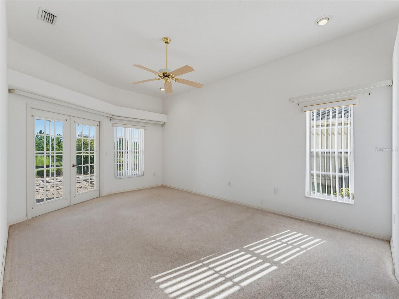 8425 Danbury Ln Property Photo 9