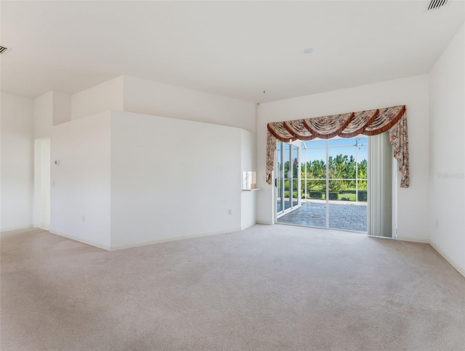 8425 Danbury Ln Property Photo 20