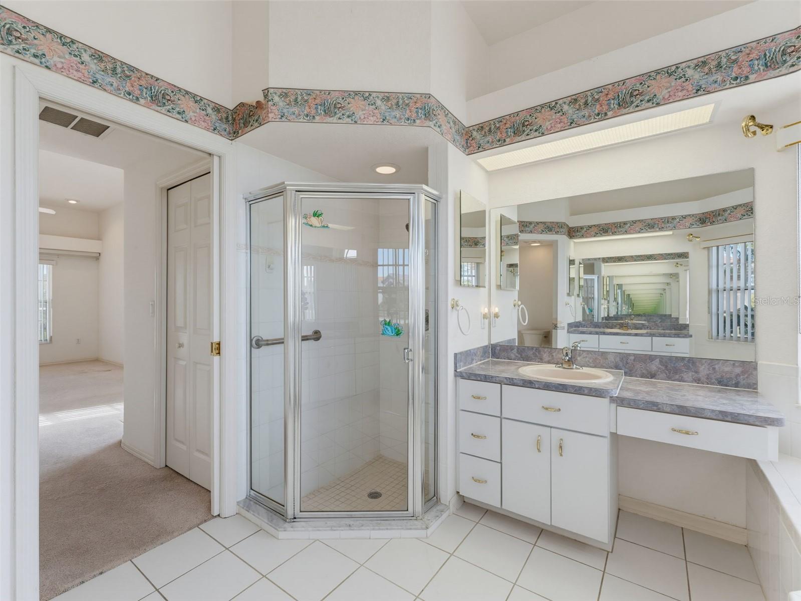 8425 Danbury Ln Property Photo 40