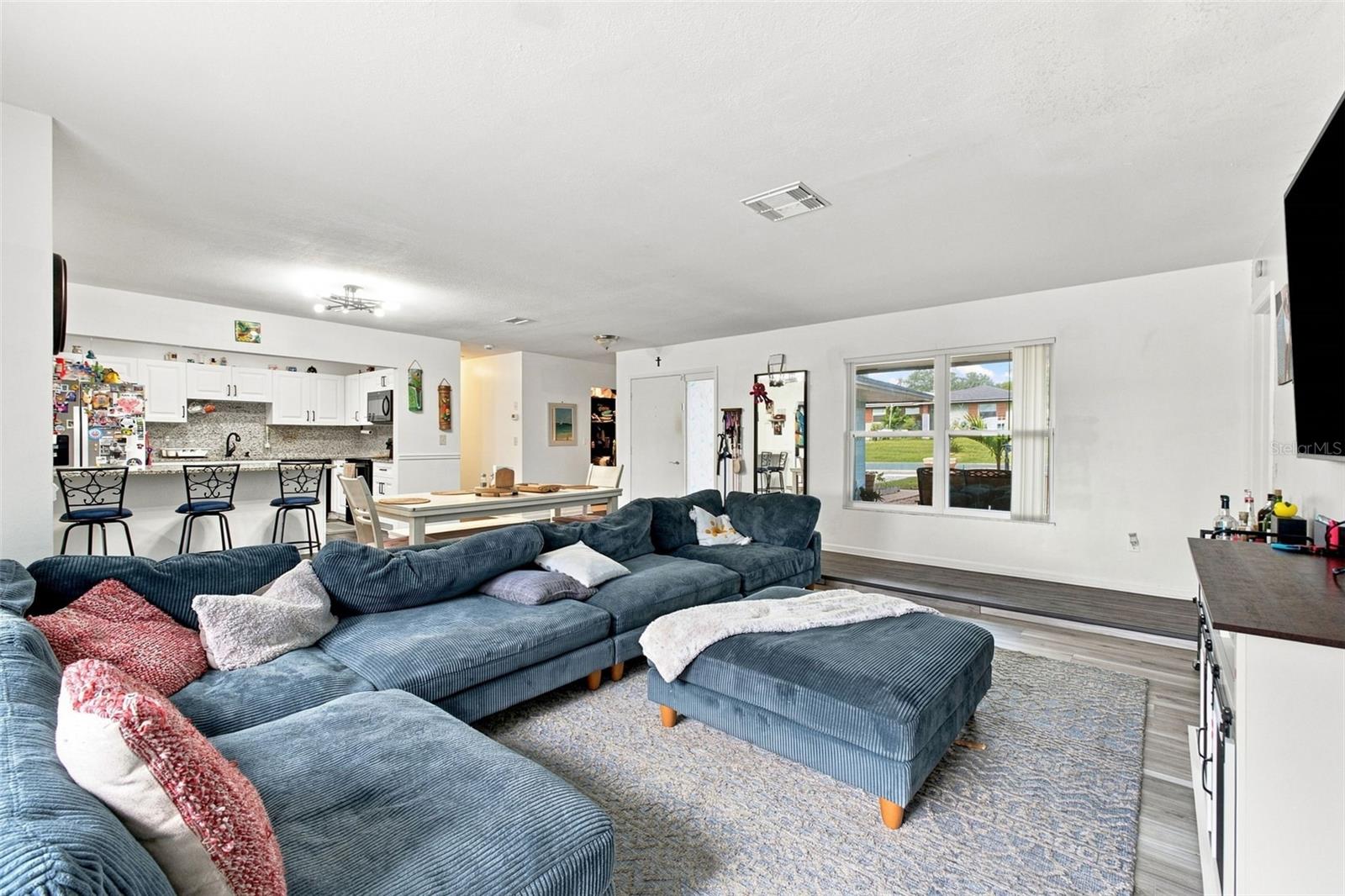 6482 Fairlawn St Property Photo 12