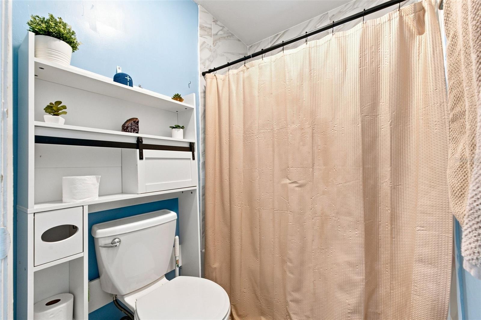 6482 Fairlawn St Property Photo 17