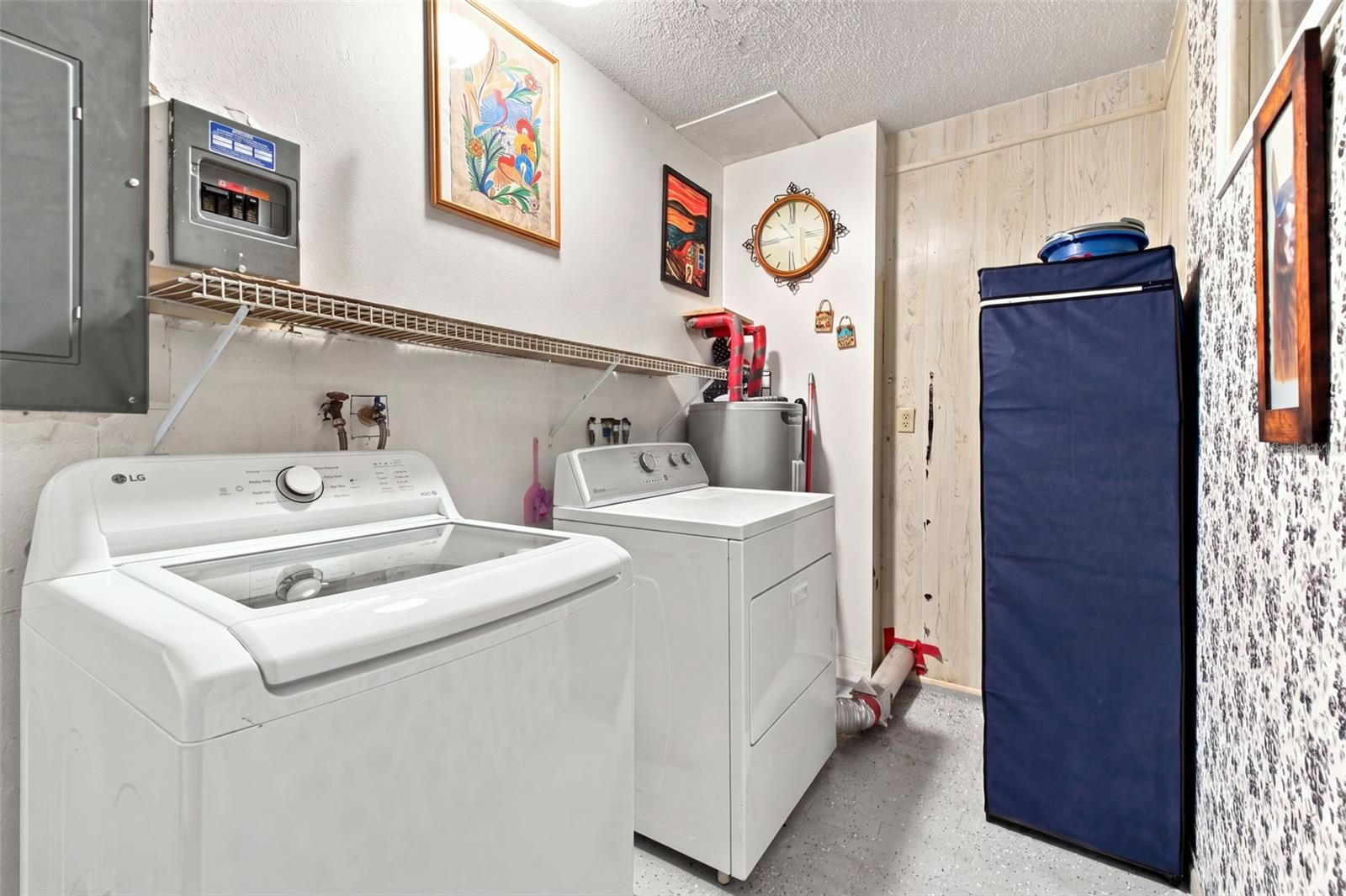 6482 Fairlawn St Property Photo 23