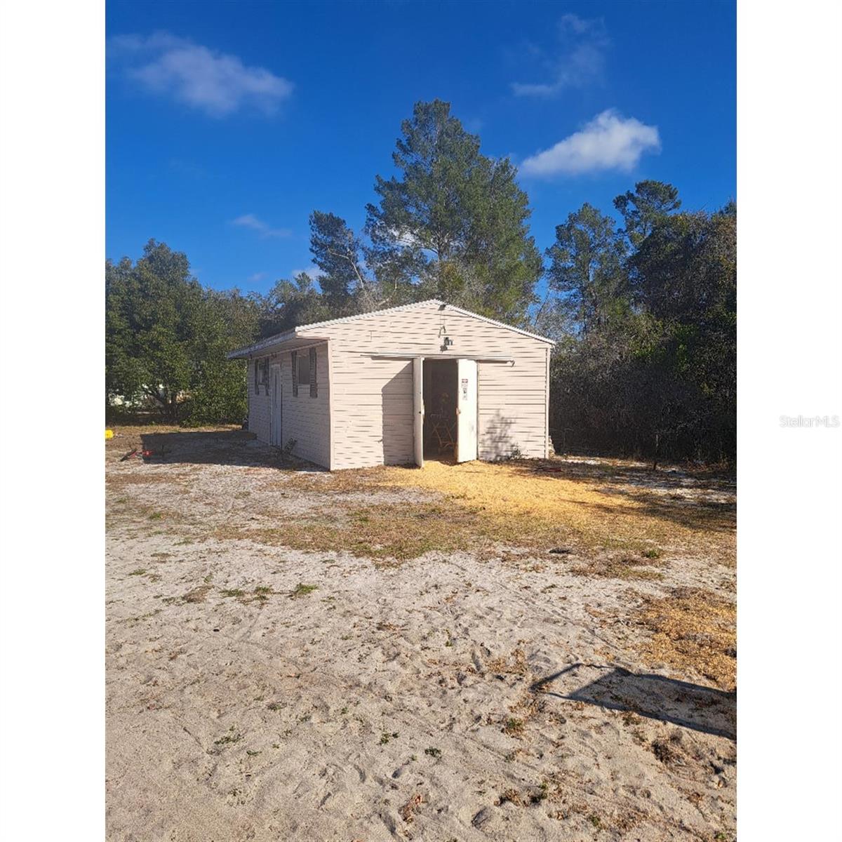11301 Huggins St Property Photo 3