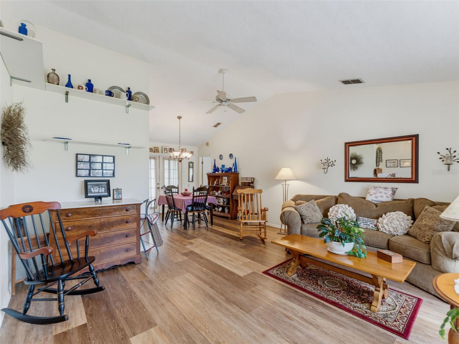 8389 Camphor Dr Property Photo 10