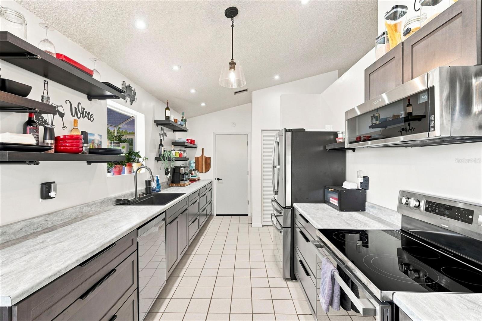 3042 Ellington Way Property Photo 16