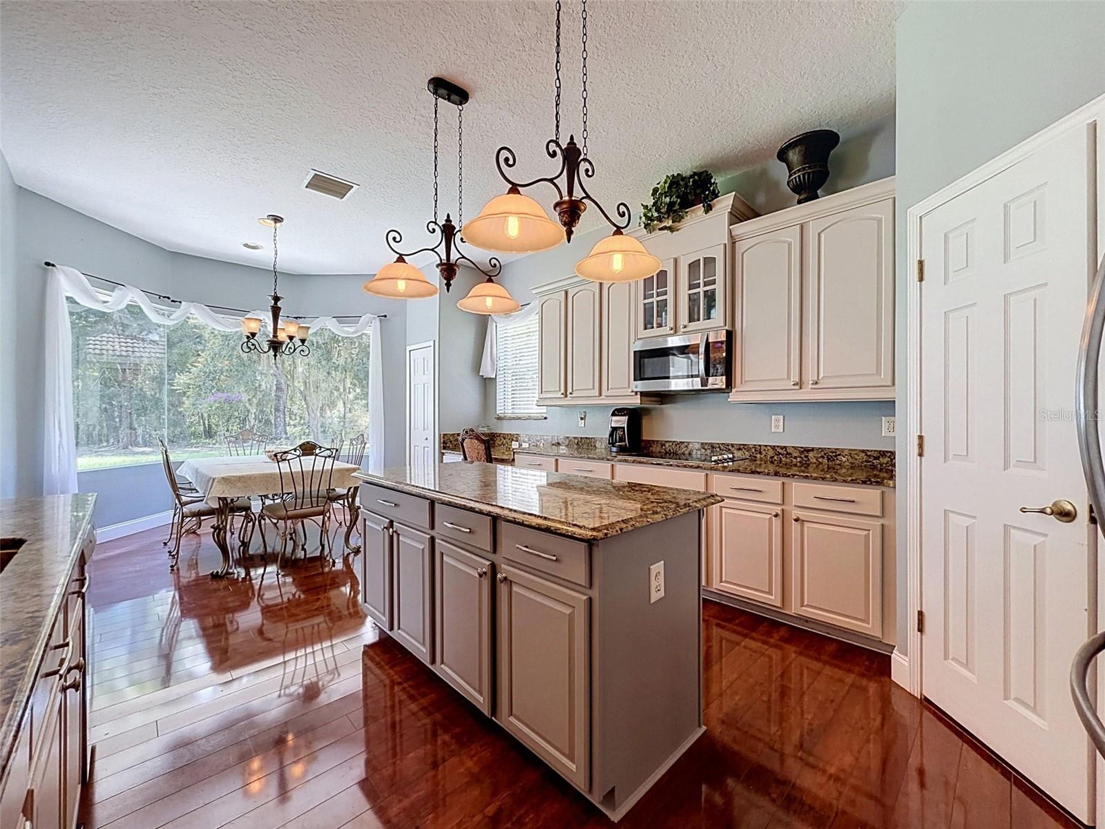 11352 Oyster Bay Cir Property Photo 10