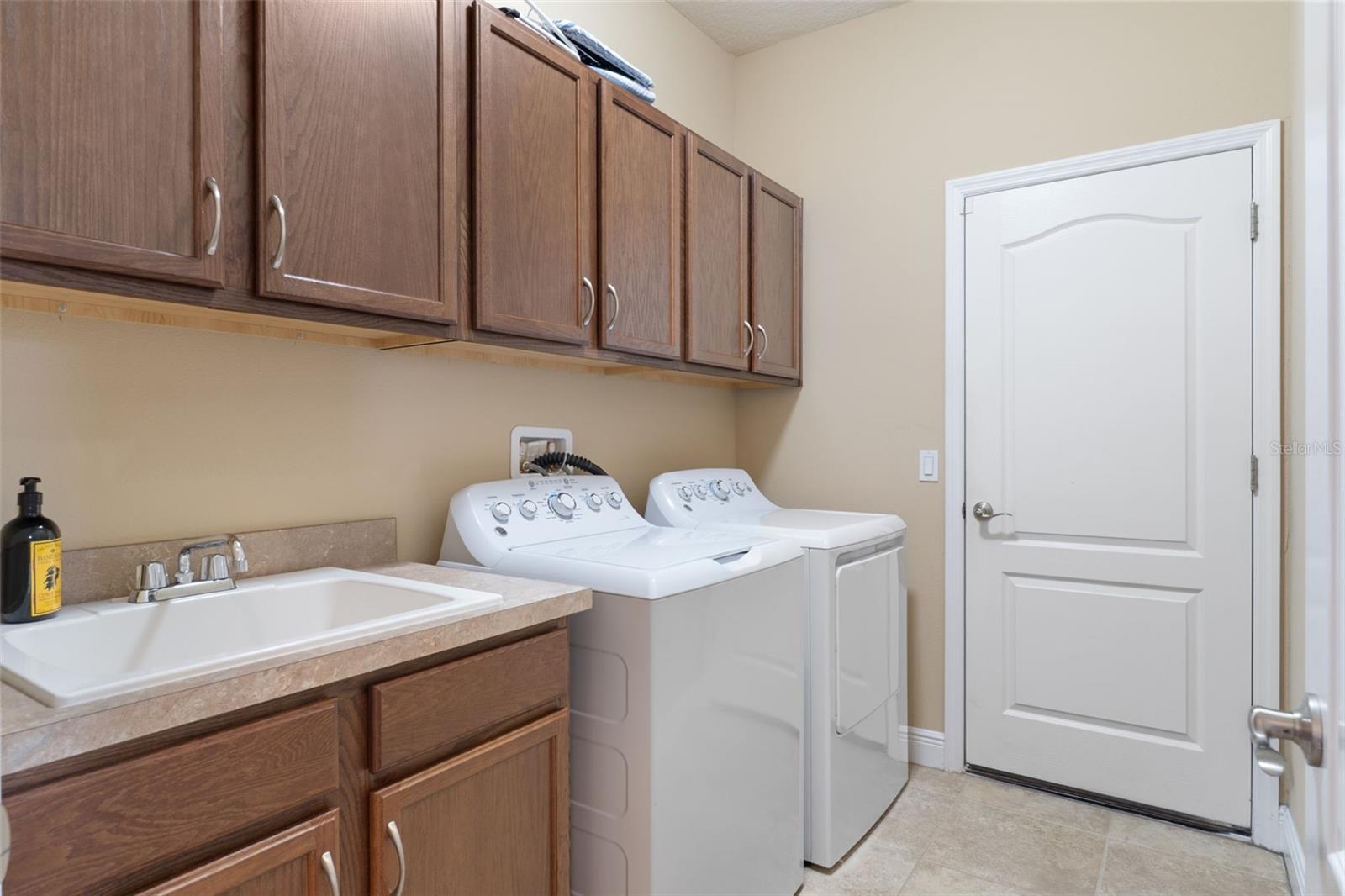 14912 Potterton Cir Property Photo 35