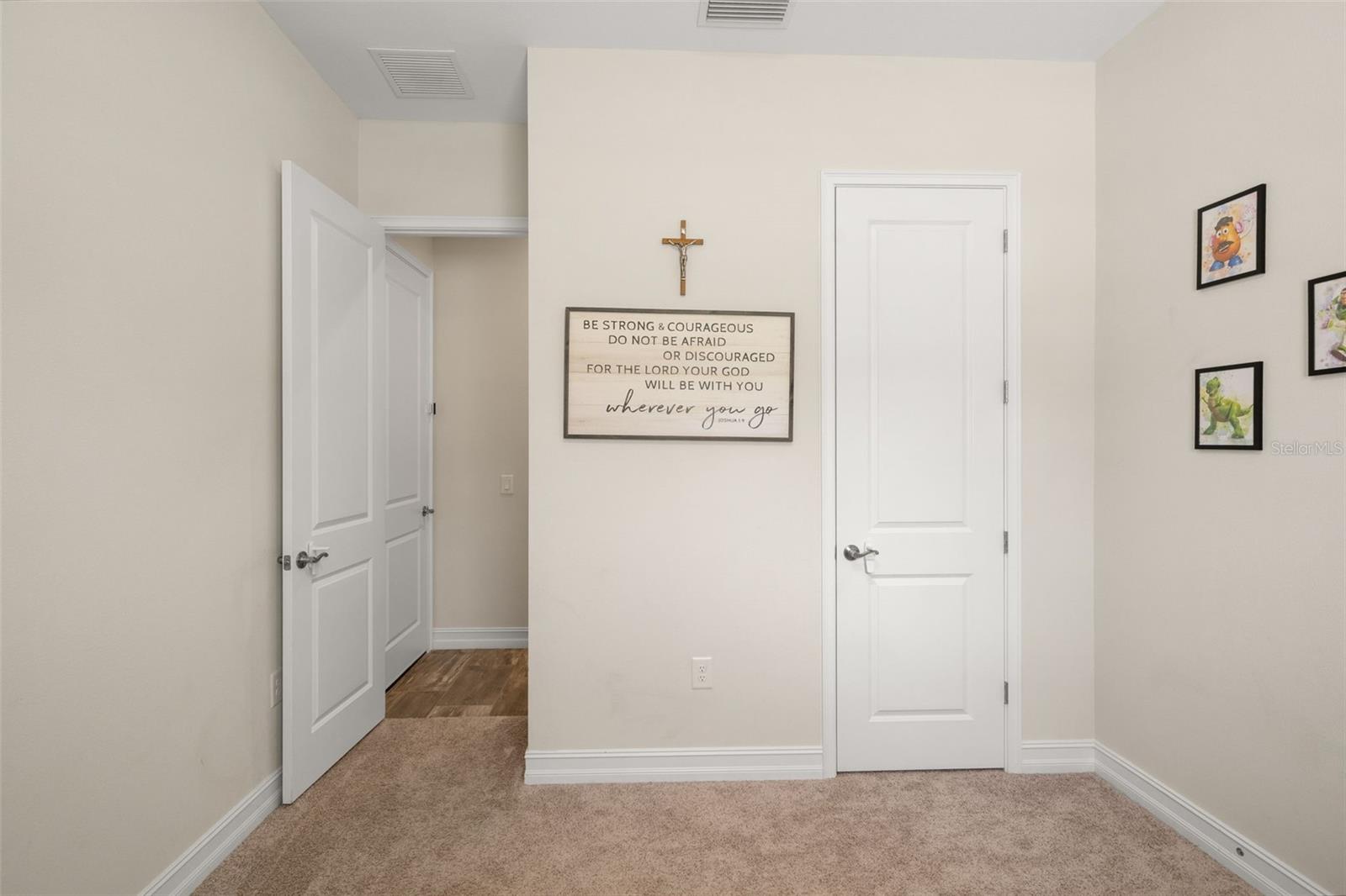 1723 Whitewillow Dr Property Photo 33