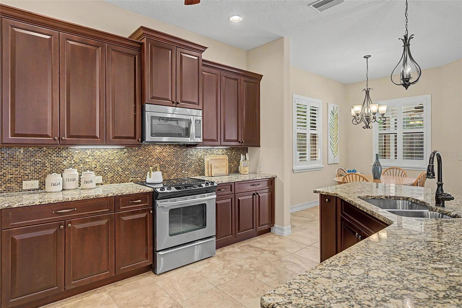 1045 Maza Pl Property Photo 12