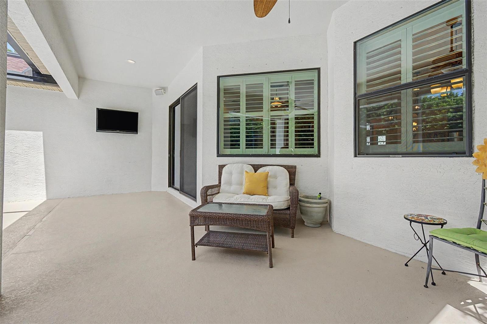 1045 Maza Pl Property Photo 29
