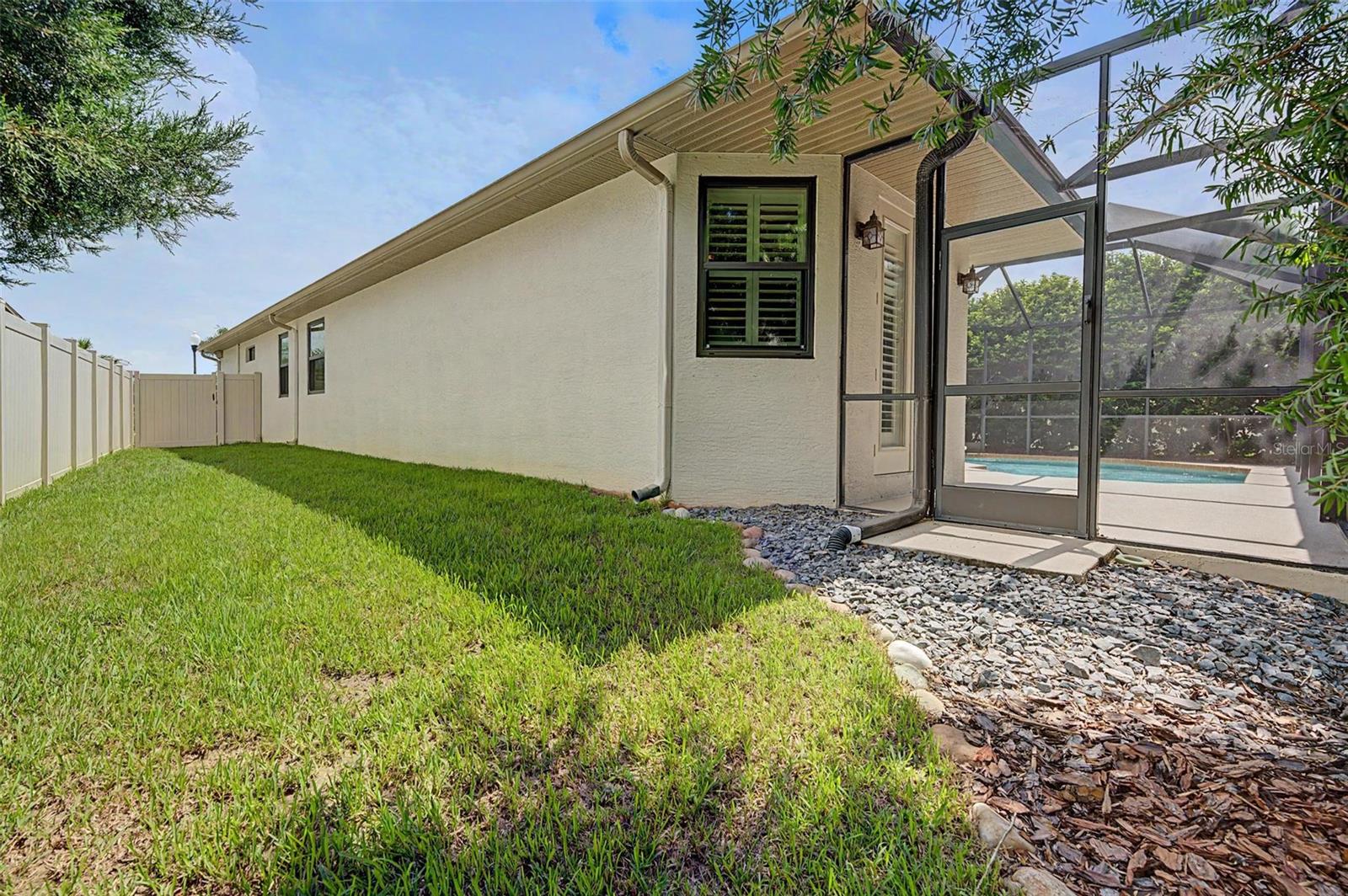 1045 Maza Pl Property Photo 34