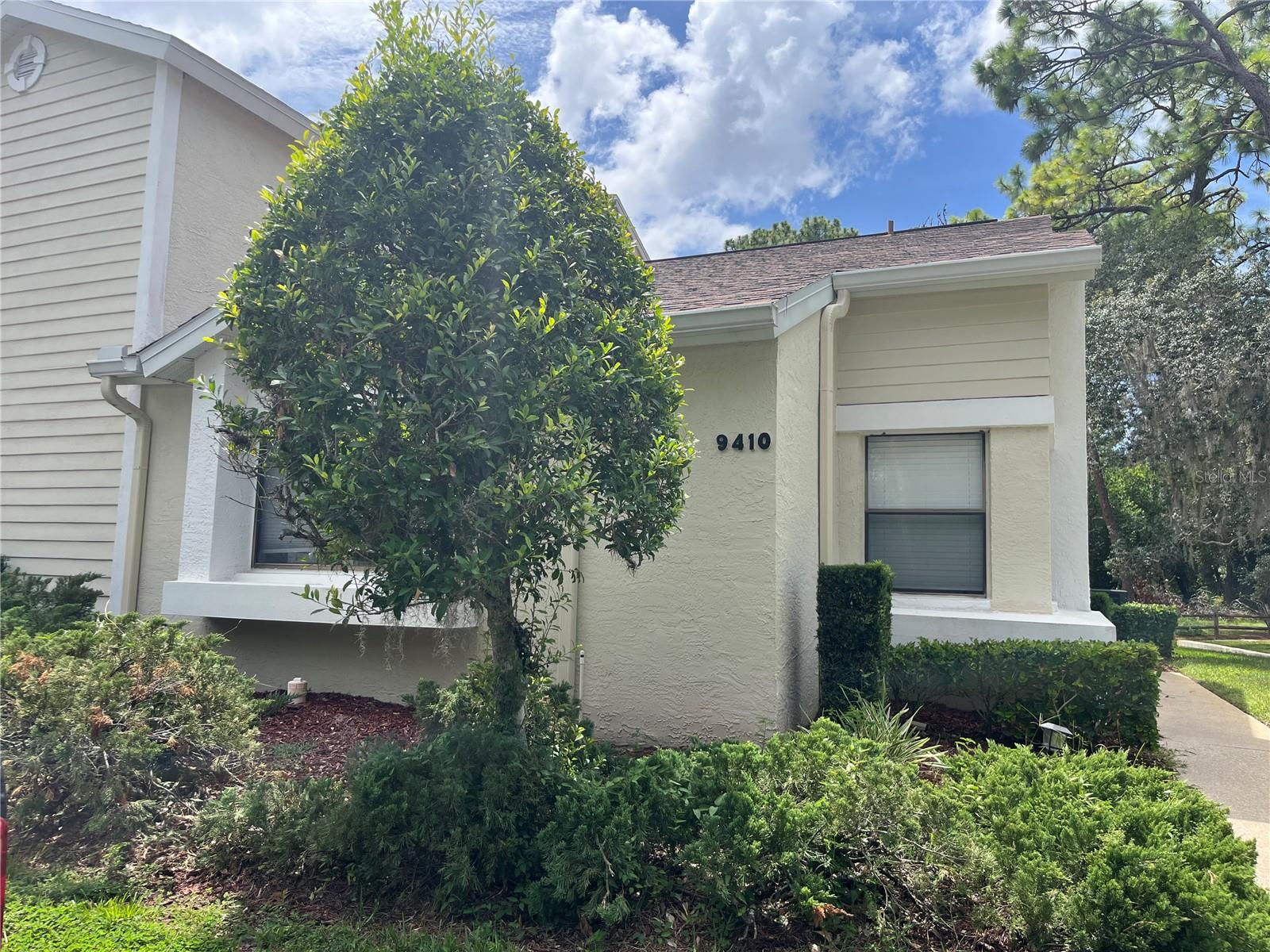 9410 Nakoma Way #h Property Photo 1
