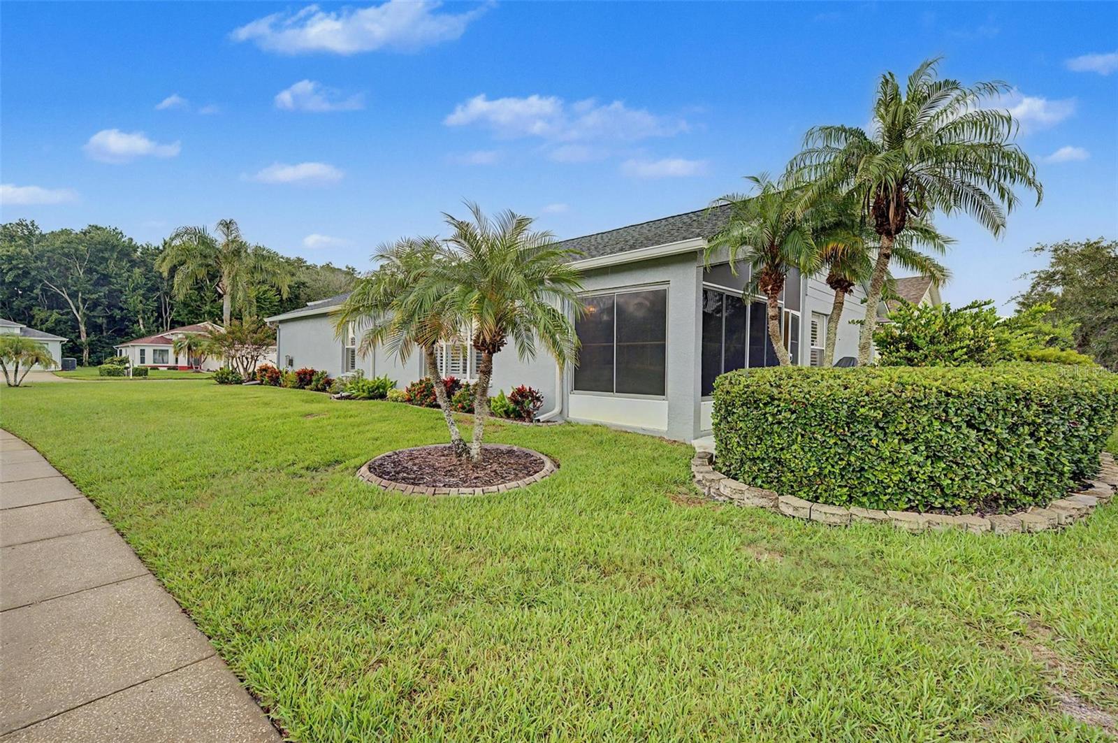 1004 Sweet Jasmine Dr Property Photo 2