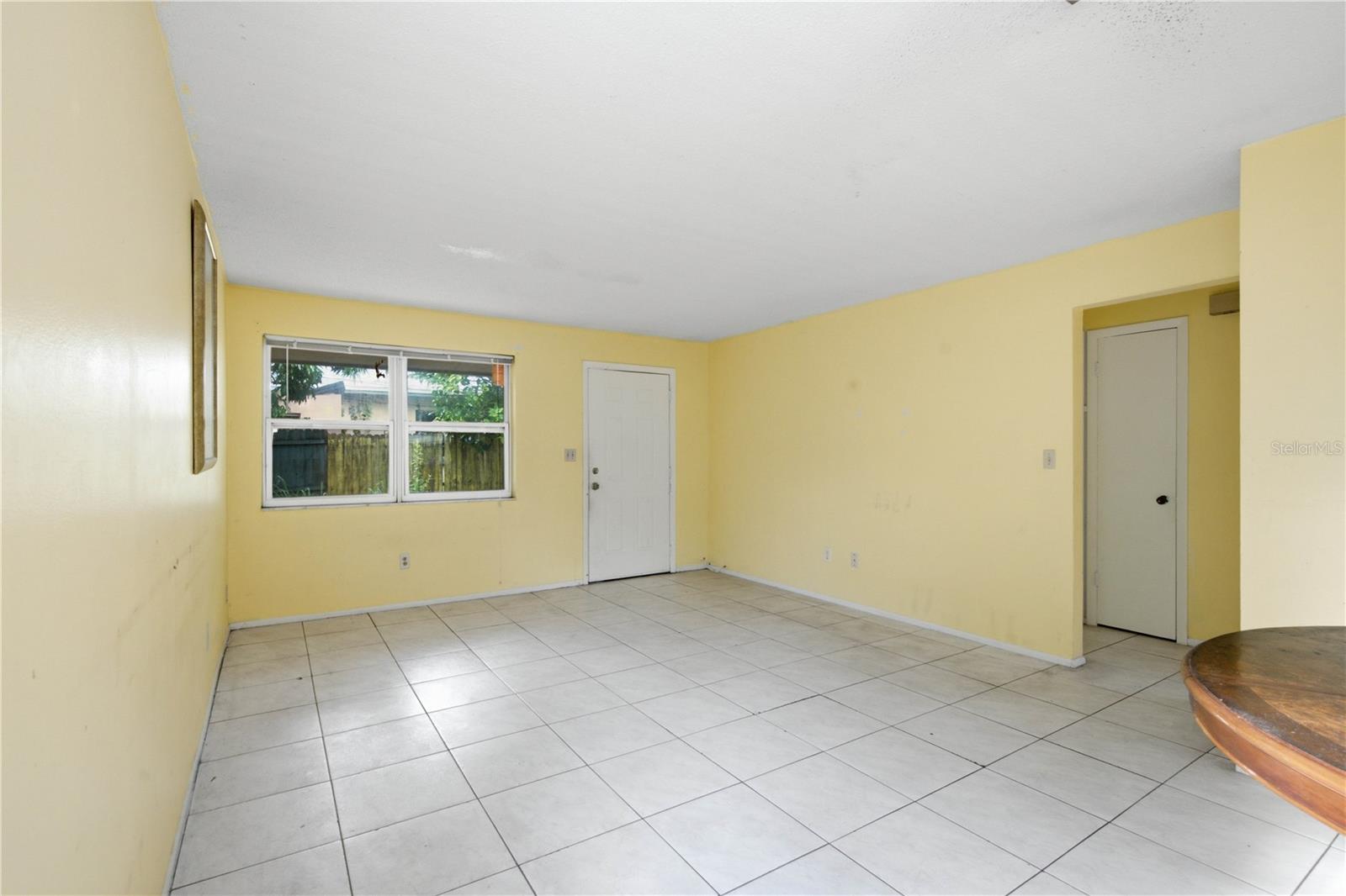 1615 Palm Way Property Photo 4