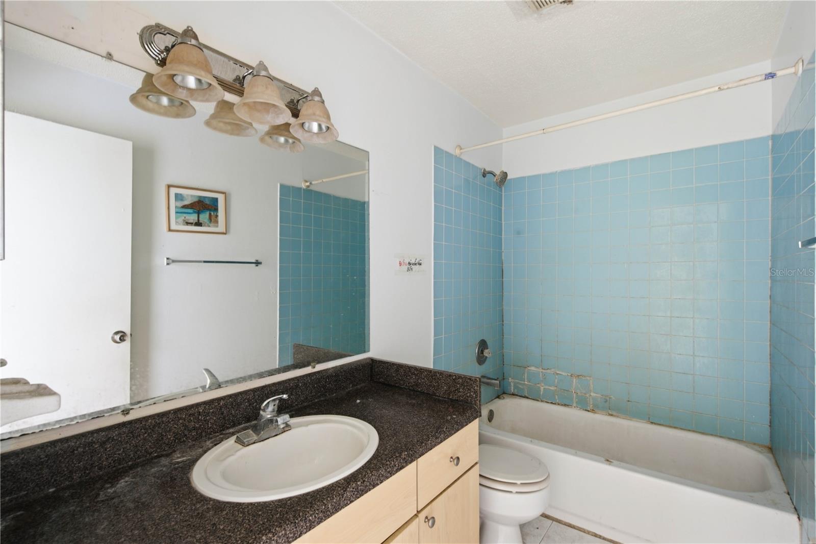 1615 Palm Way Property Photo 9