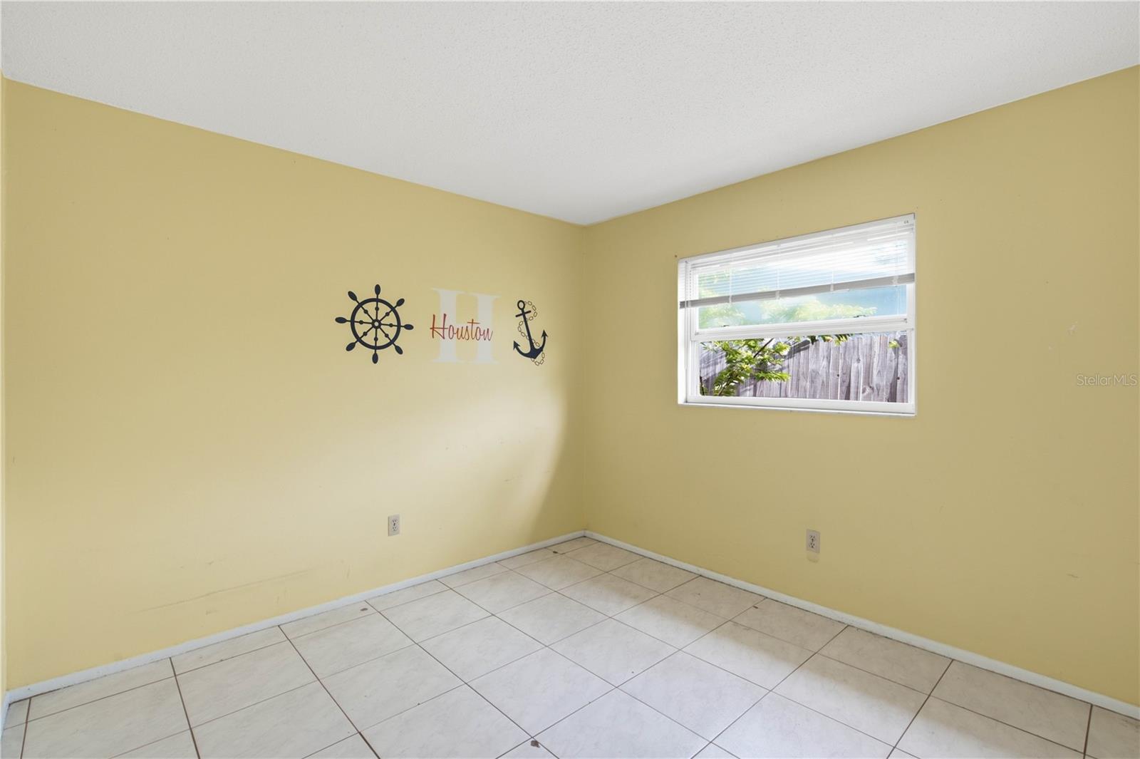 1615 Palm Way Property Photo 10