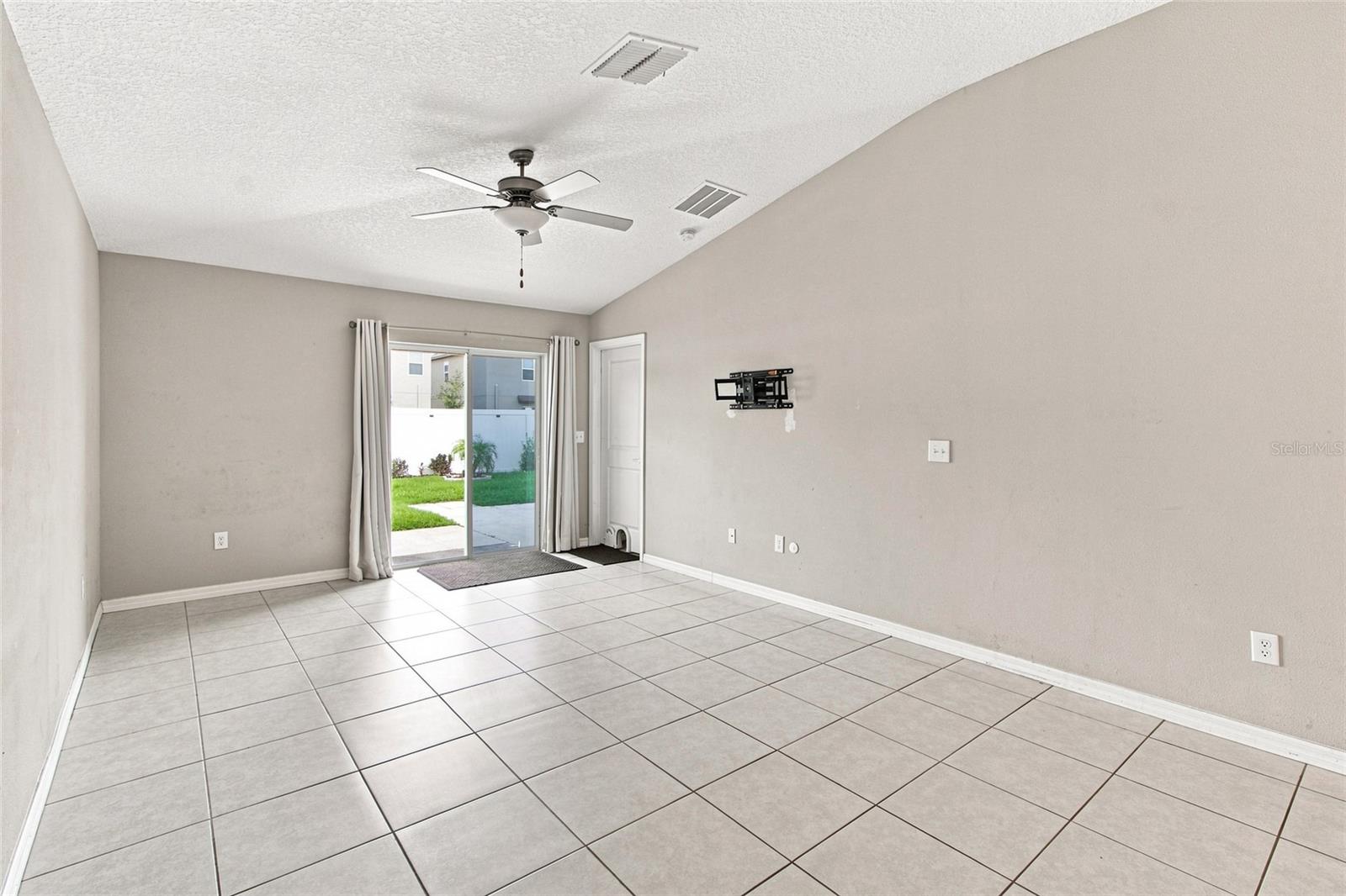 165 Argyll Dr Property Photo 12