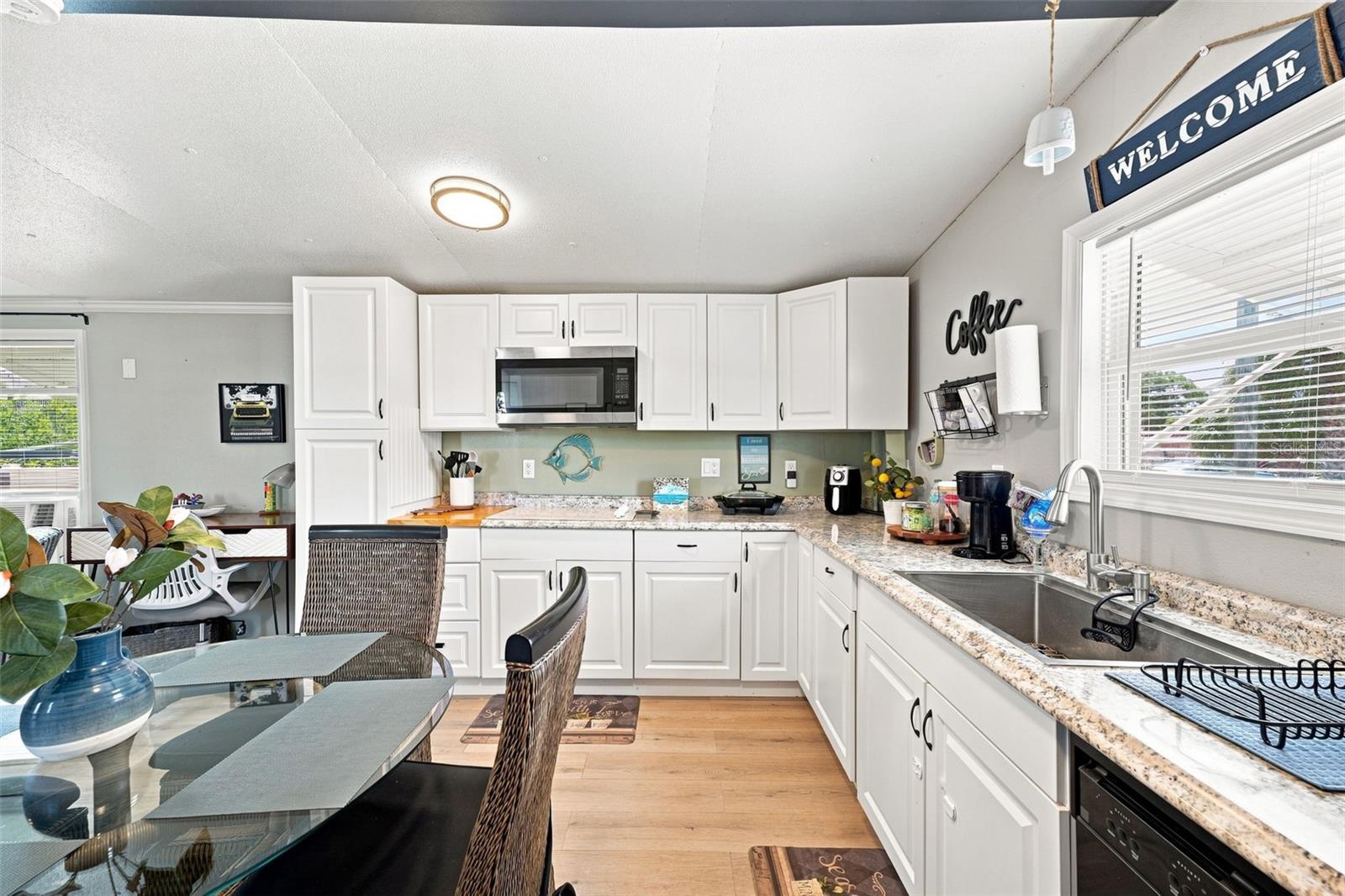 6819 Heron Ln Property Photo 3