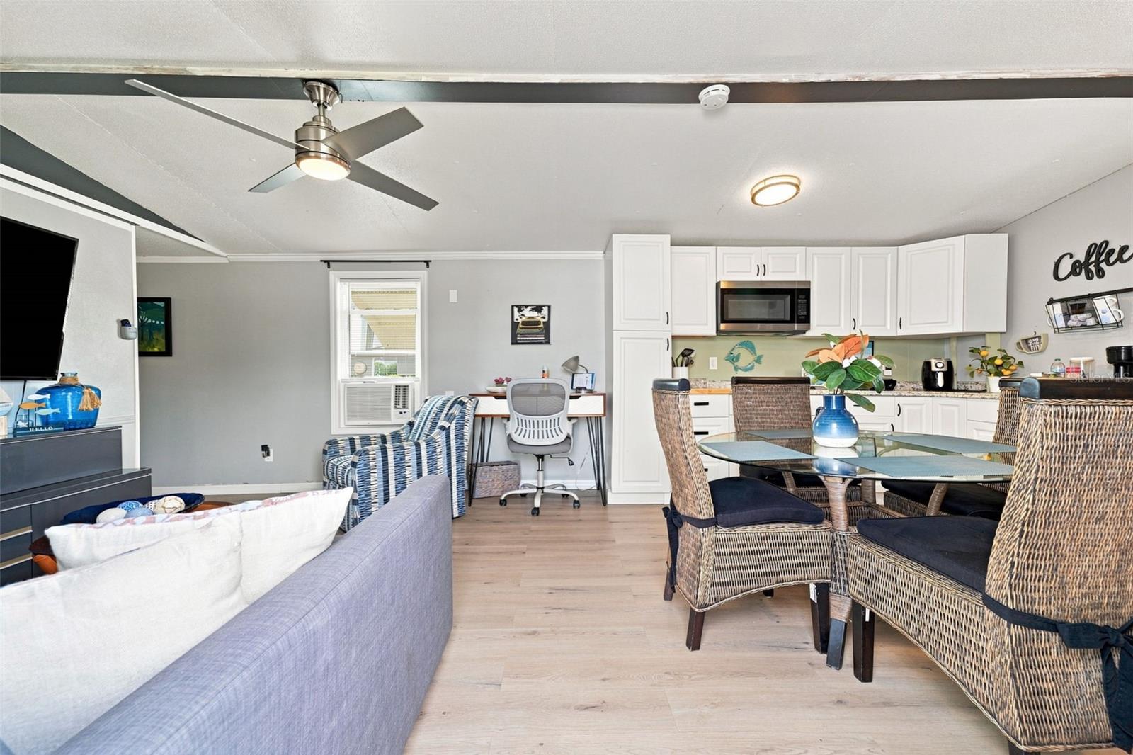 6819 Heron Ln Property Photo 7