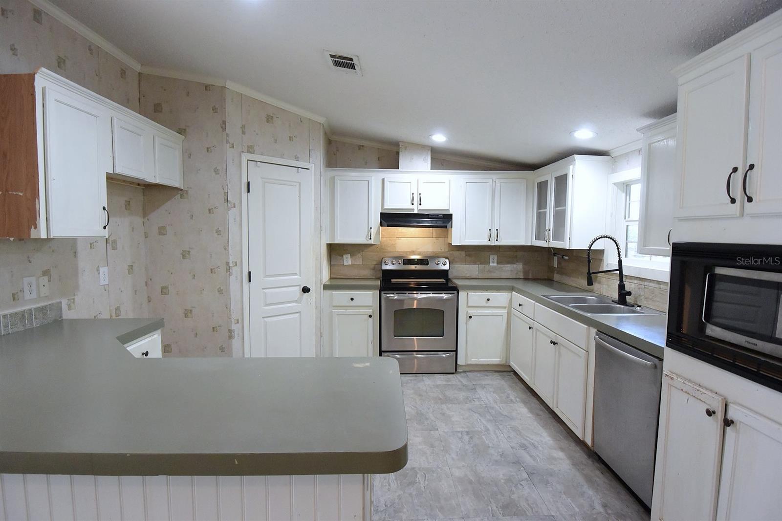 17438 Lawless Rd Property Photo 12