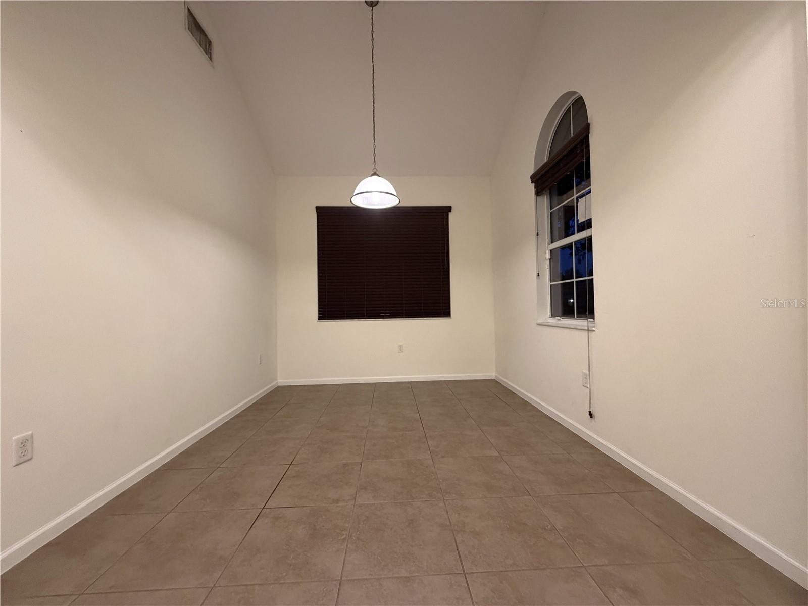 19314 Red Sky Ct Property Photo 4