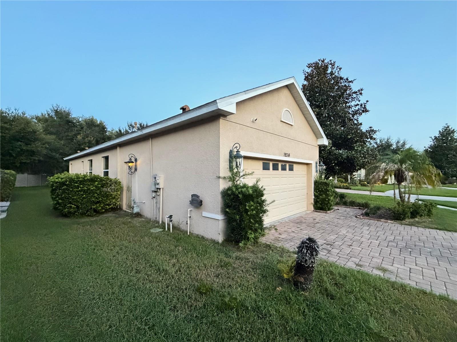 19314 Red Sky Ct Property Photo 24
