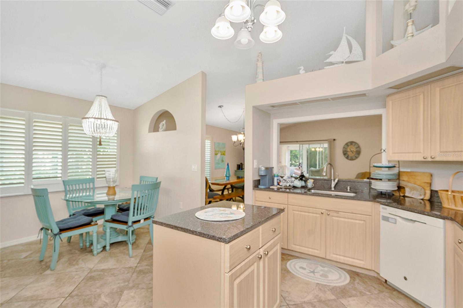 3248 Noemi Dr Property Photo 16