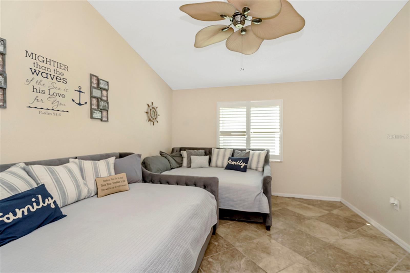 3248 Noemi Dr Property Photo 30