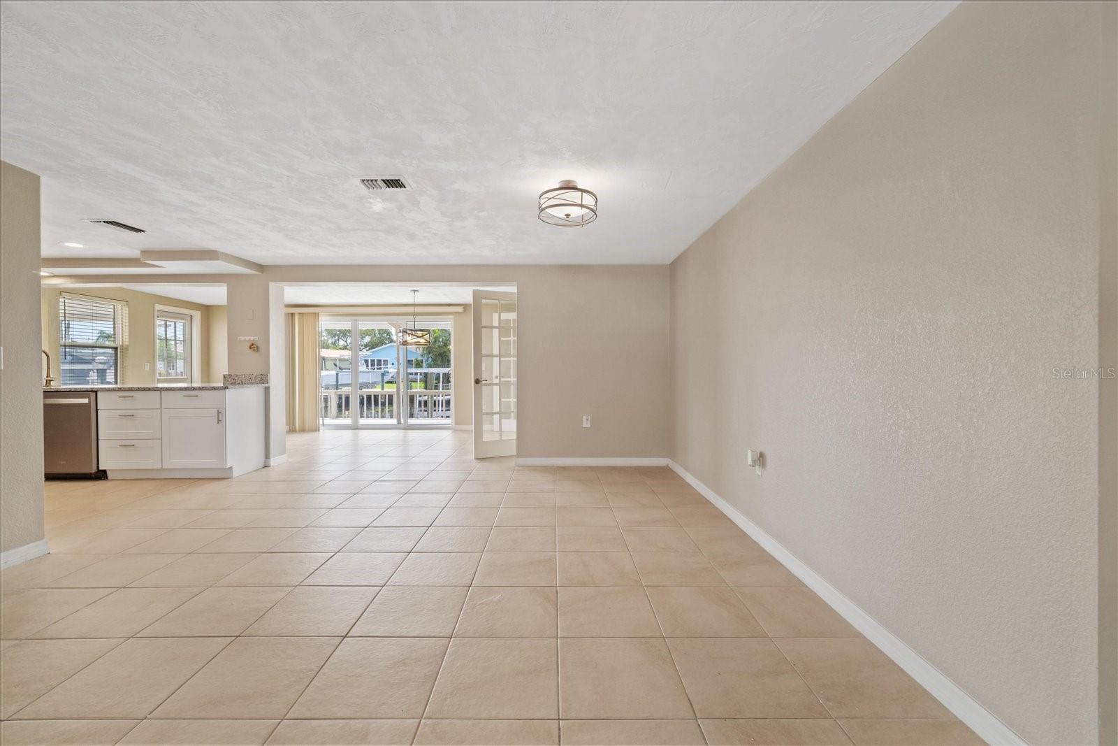 4933 Shell Stream Blvd Property Photo 5