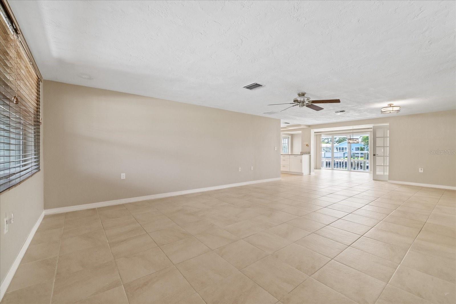 4933 Shell Stream Blvd Property Photo 10
