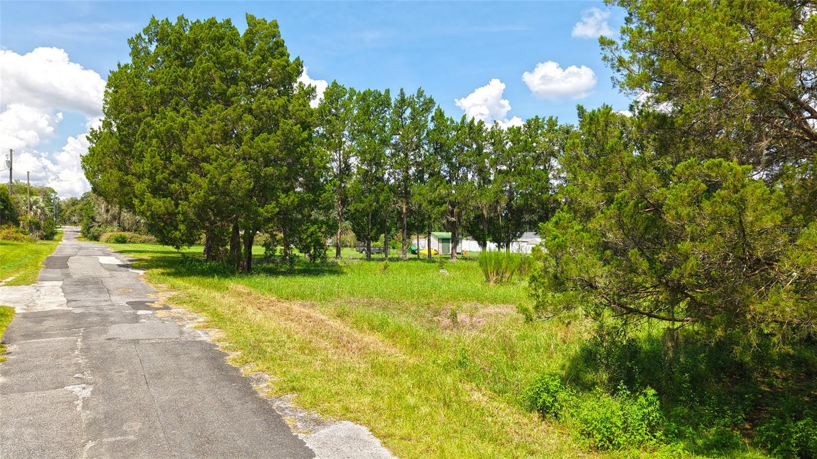 3577 E Kirby Ln Property Photo 2