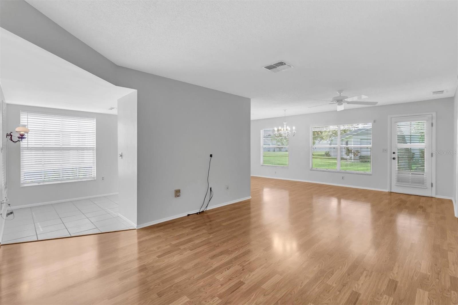 9528 Bunker Hill Ct Property Photo 5