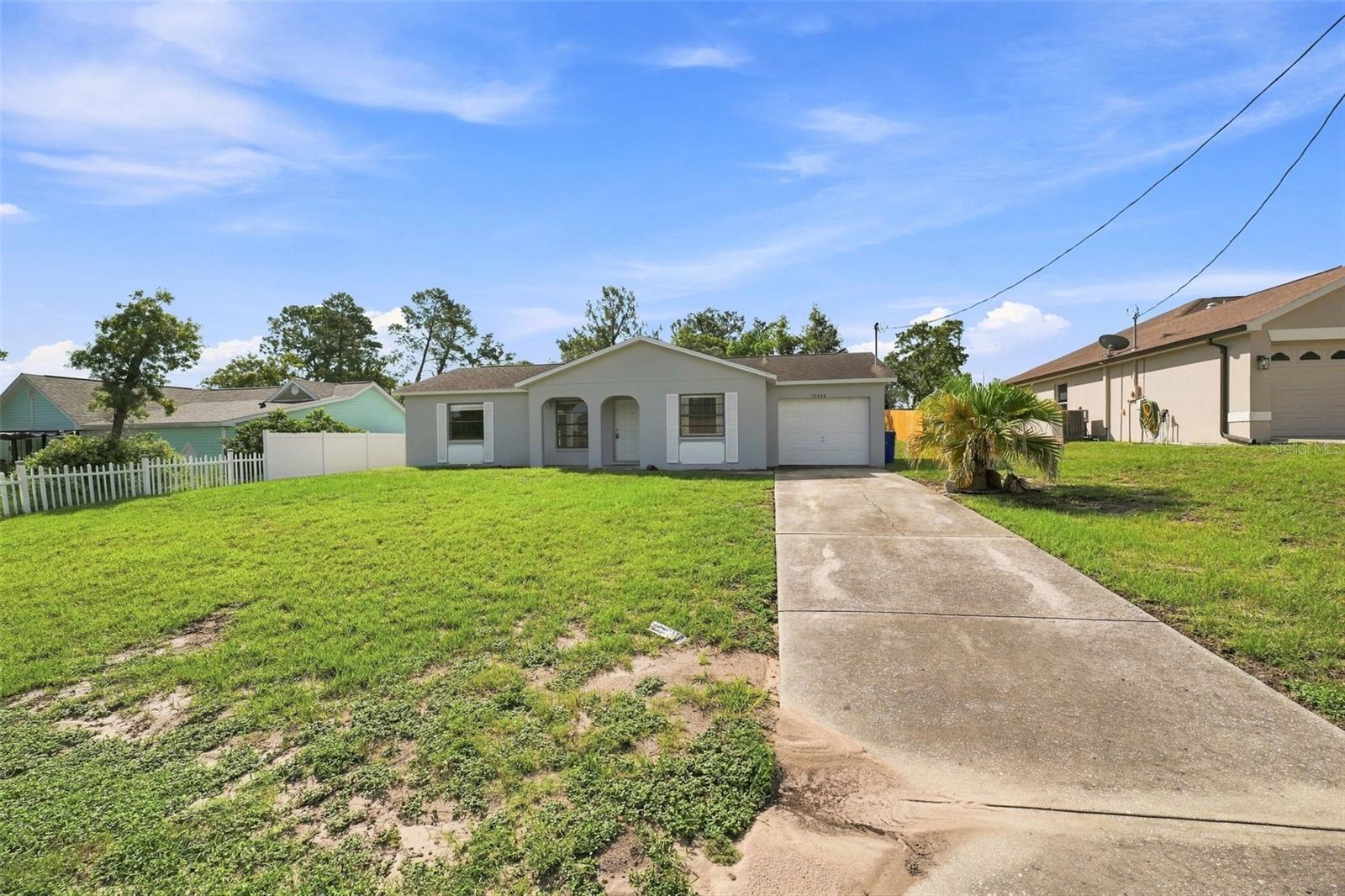 13246 Asbury St Property Photo 4