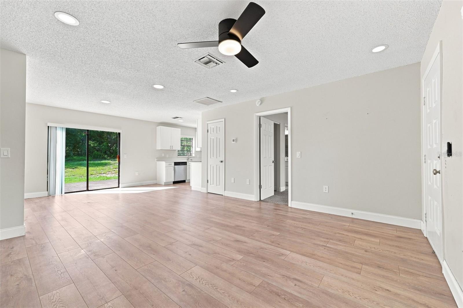 13246 Asbury St Property Photo 7