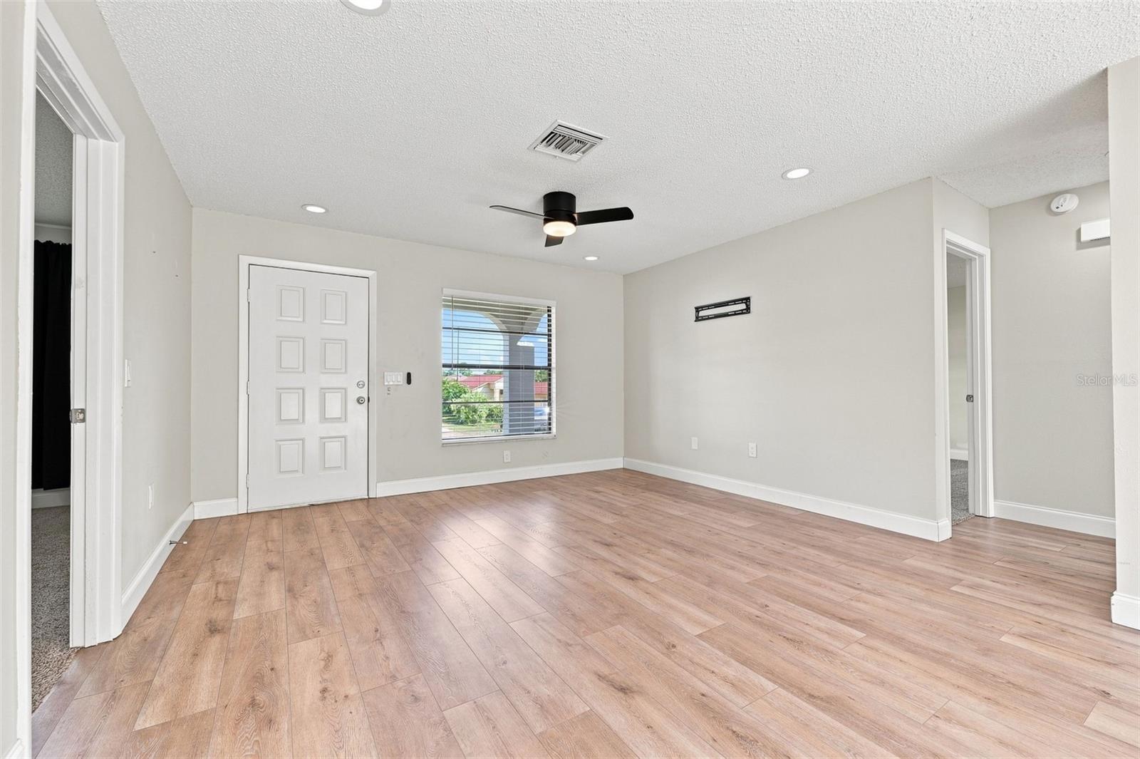 13246 Asbury St Property Photo 8