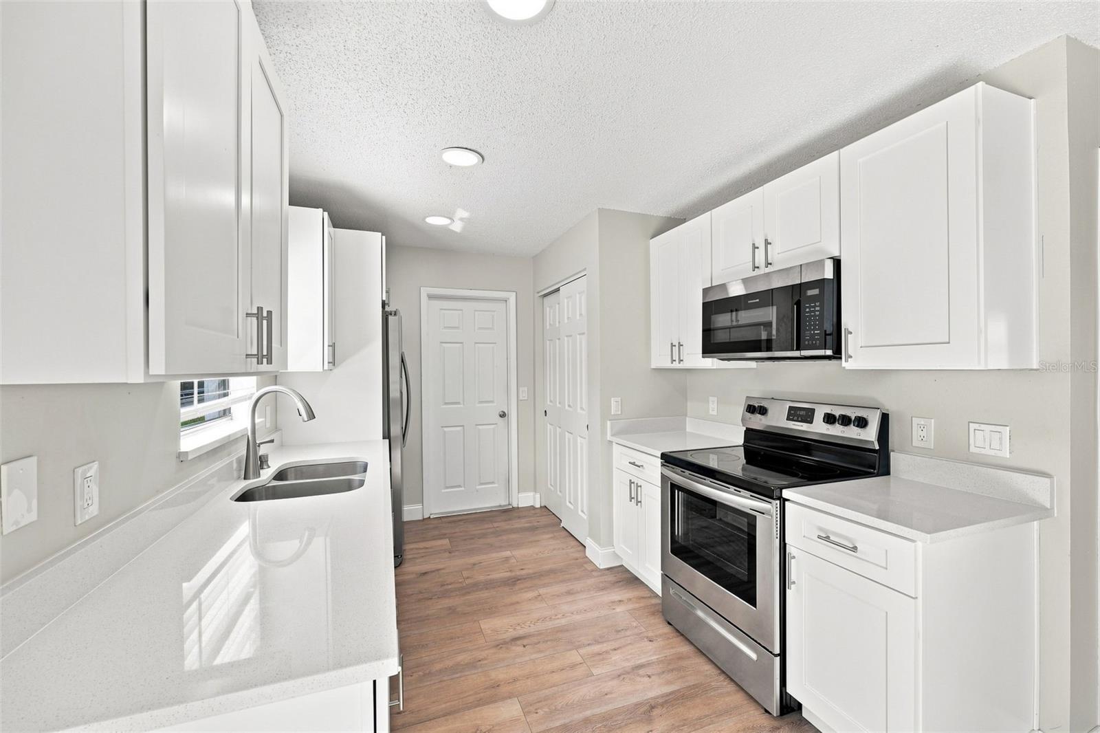 13246 Asbury St Property Photo 12