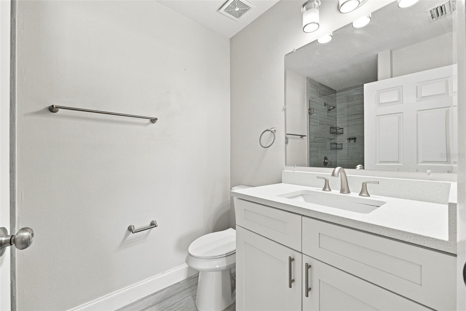 13246 Asbury St Property Photo 17