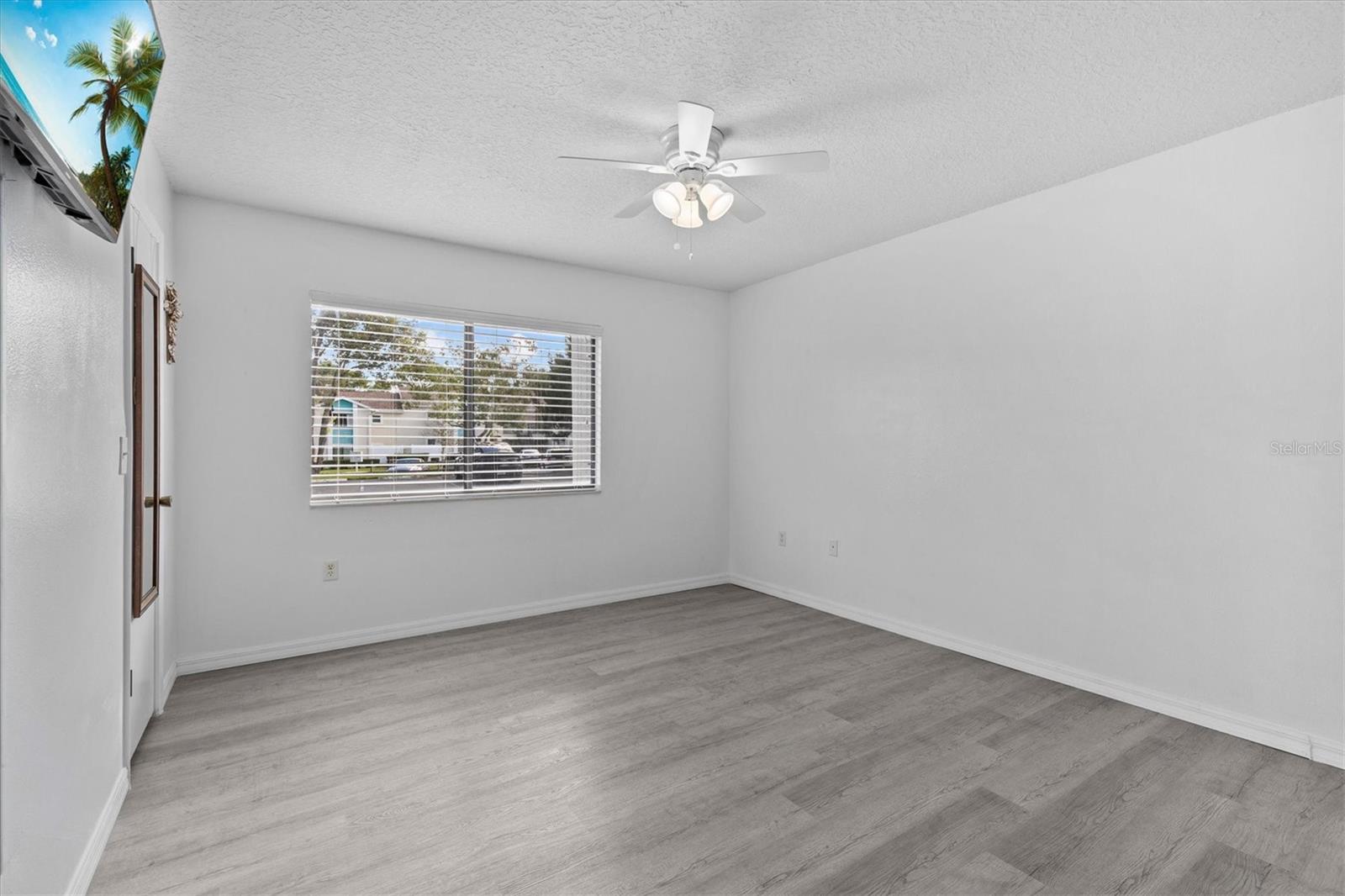 8015 Picketts Ct Property Photo 30