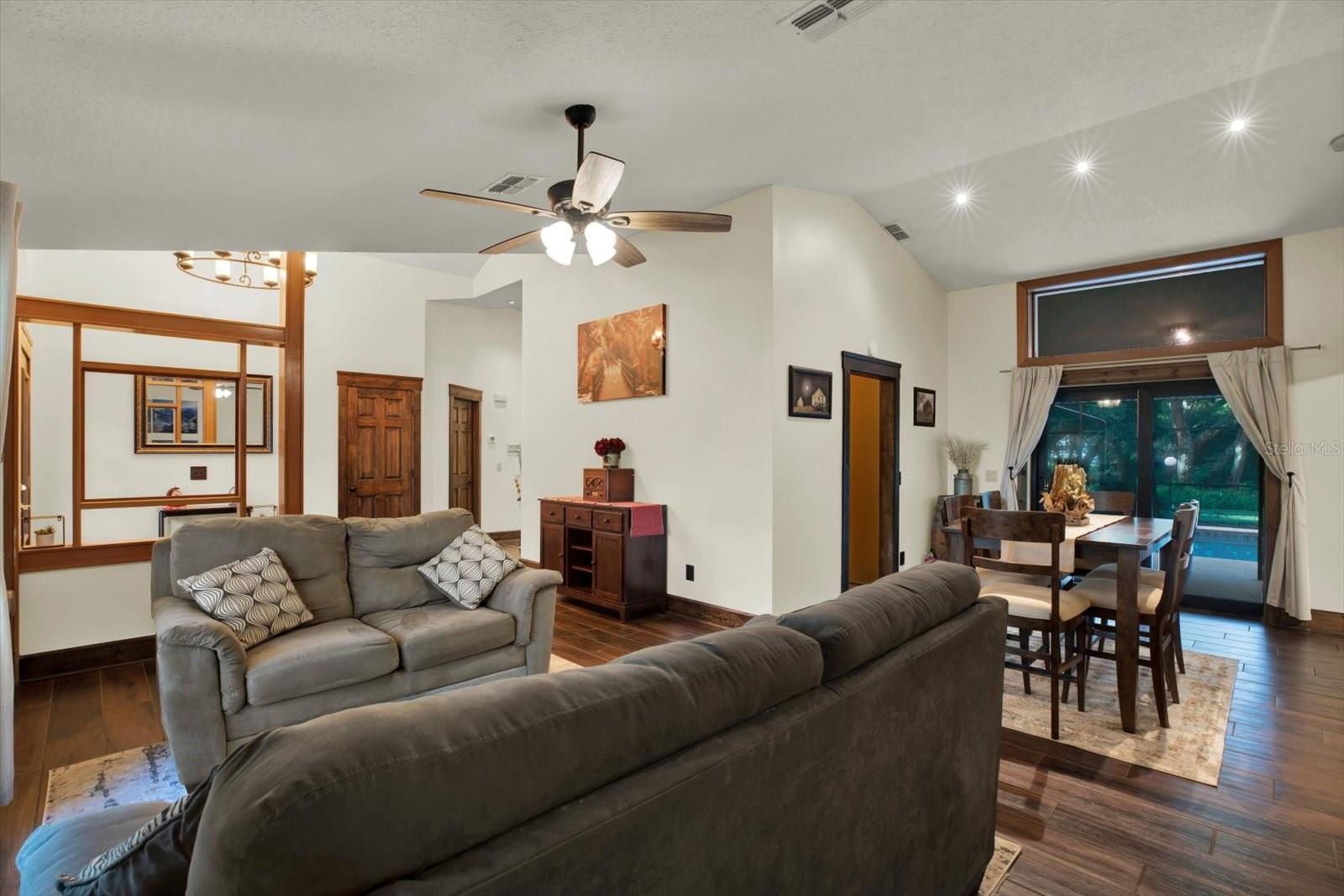 18671 Autumn Lake Ave Property Photo 8