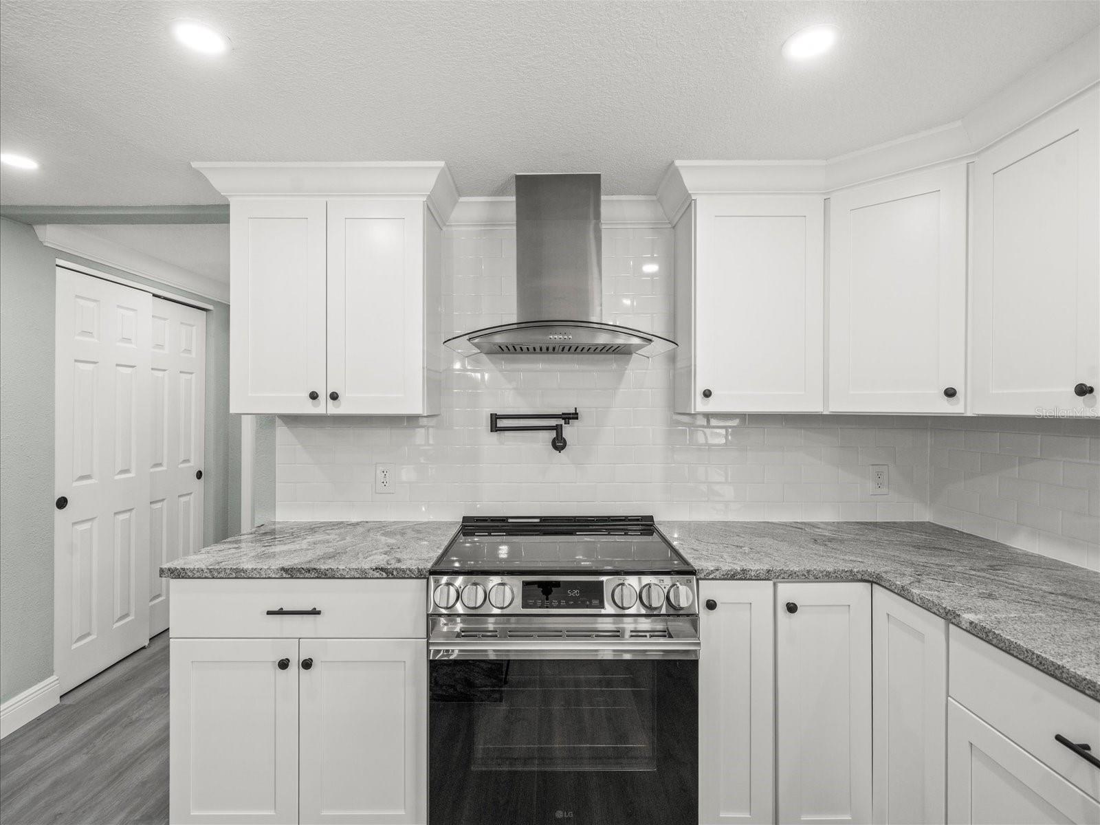 6063 Airmont Dr Property Photo 12