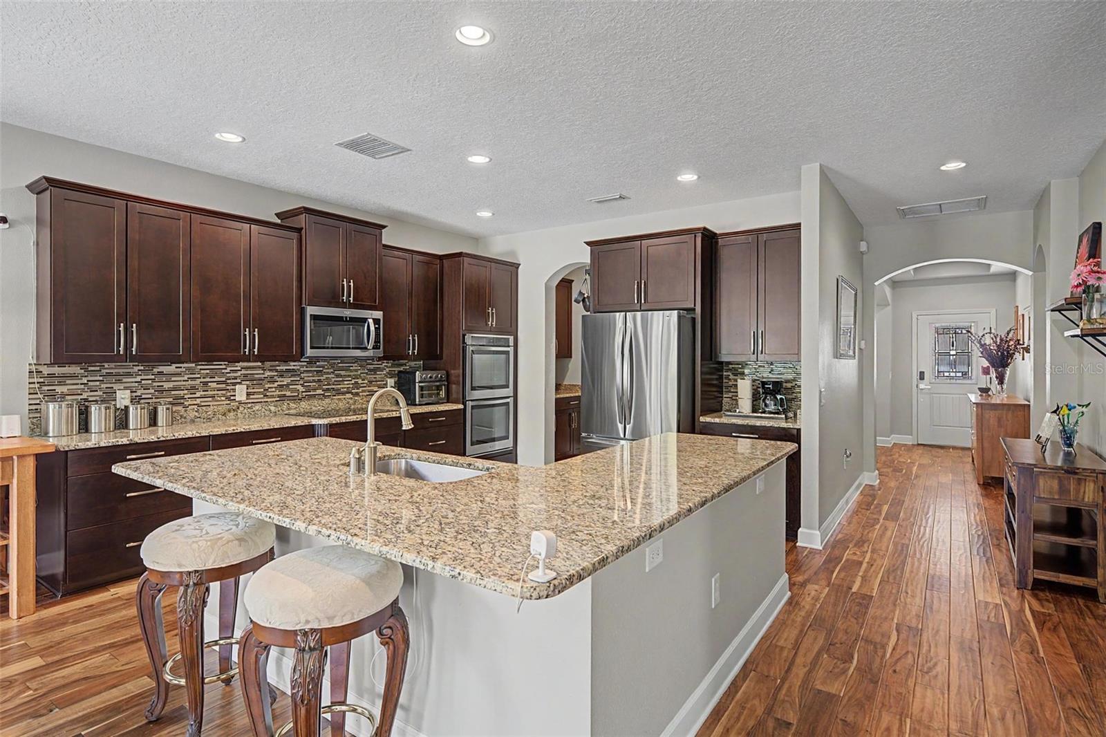 1231 Ketzal Dr Property Photo 3
