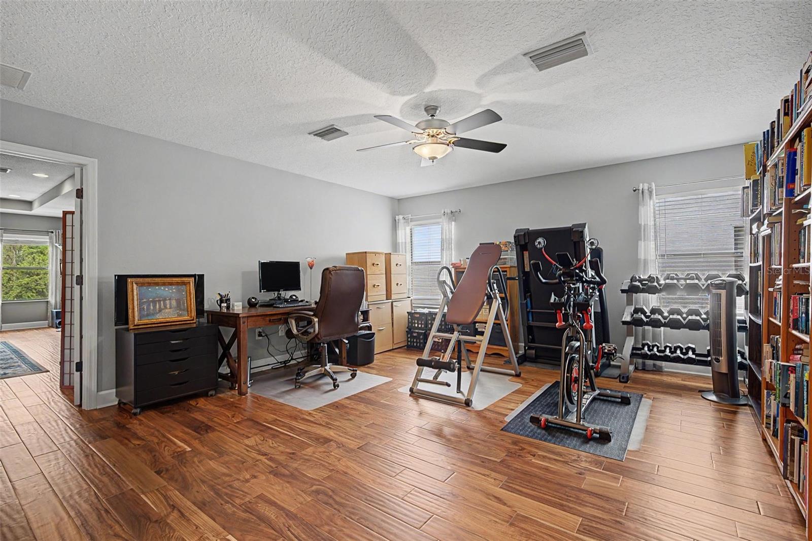 1231 Ketzal Dr Property Photo 23