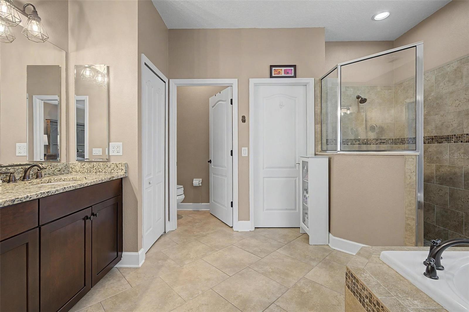1231 Ketzal Dr Property Photo 26
