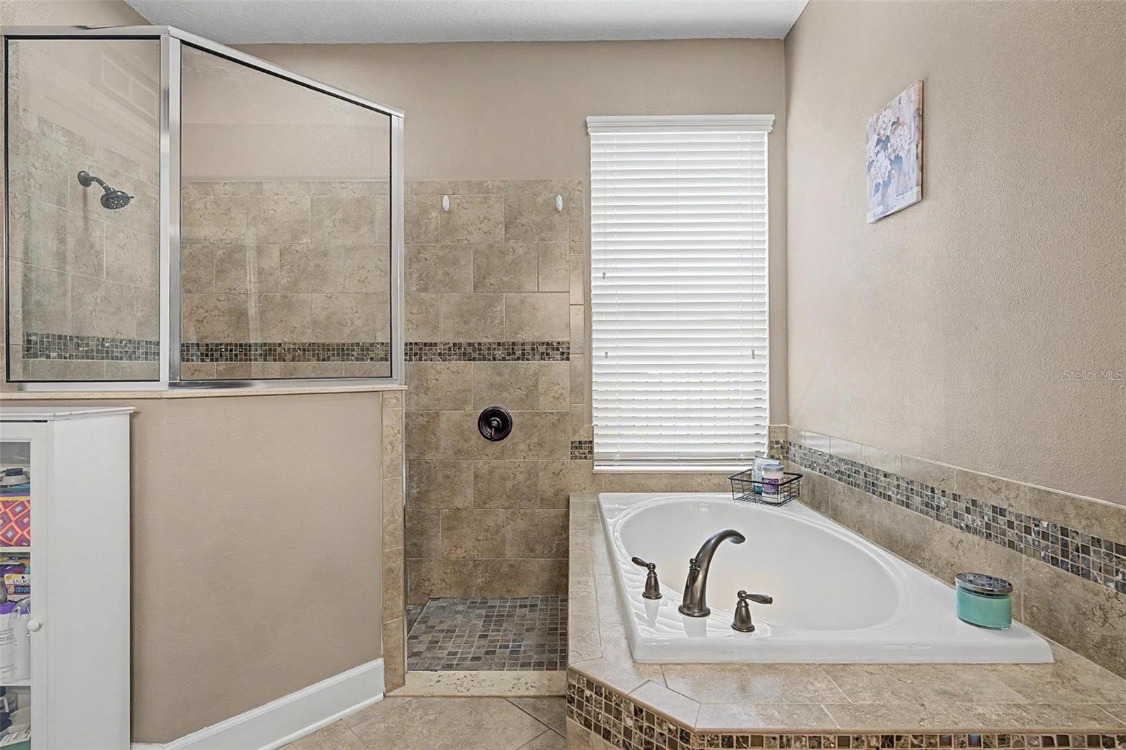 1231 Ketzal Dr Property Photo 27
