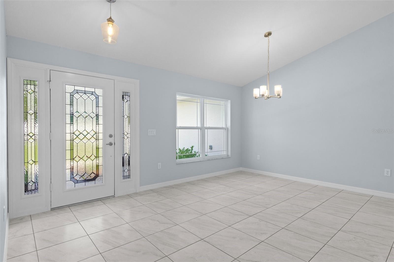 13058 Kittiwake Rd Property Photo 4