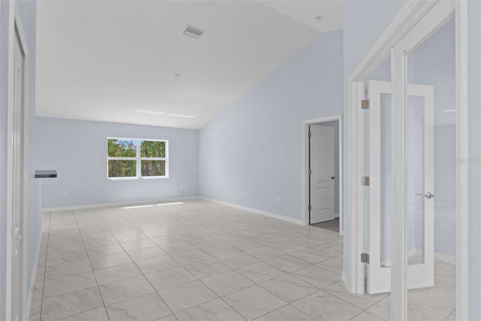 13058 Kittiwake Rd Property Photo 8